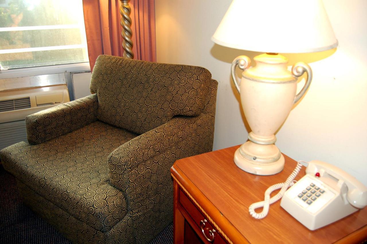 Columbus Inn Room photo
