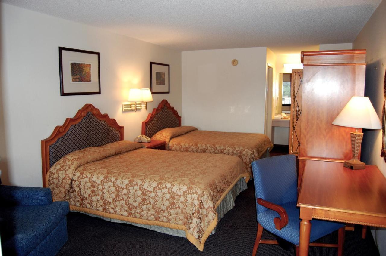 Columbus Inn Room photo